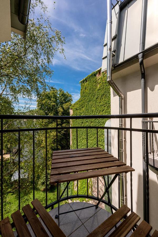 Studio Balcony